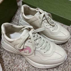 Gucci Sneakers Size 39,like new