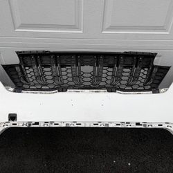 WHITE KIA CARNIVAL FRONT BUMPER