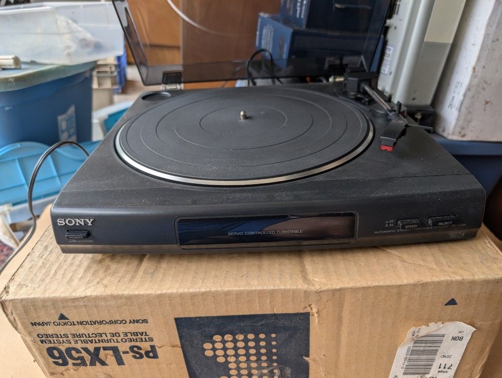 Sony PS-LX 56 Stereo Turntable.