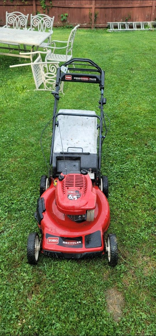 Toro Recycler Personal Pace 22" Self-propelled Lawn Mower (recently serviced with 2 new rear wheels)