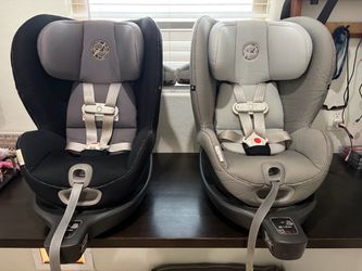 2 Cybex Sirona S 360 degree car seats