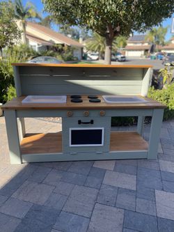 Custom Mud Kitchen