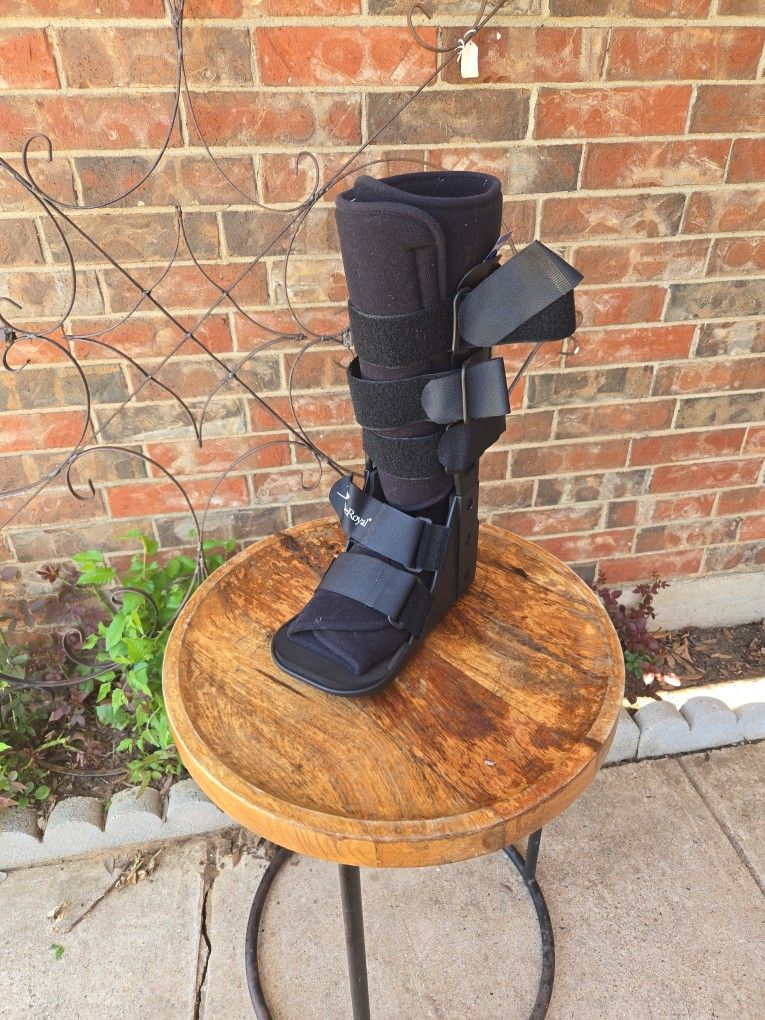 New Boot Size Large $12 😍😍😍
