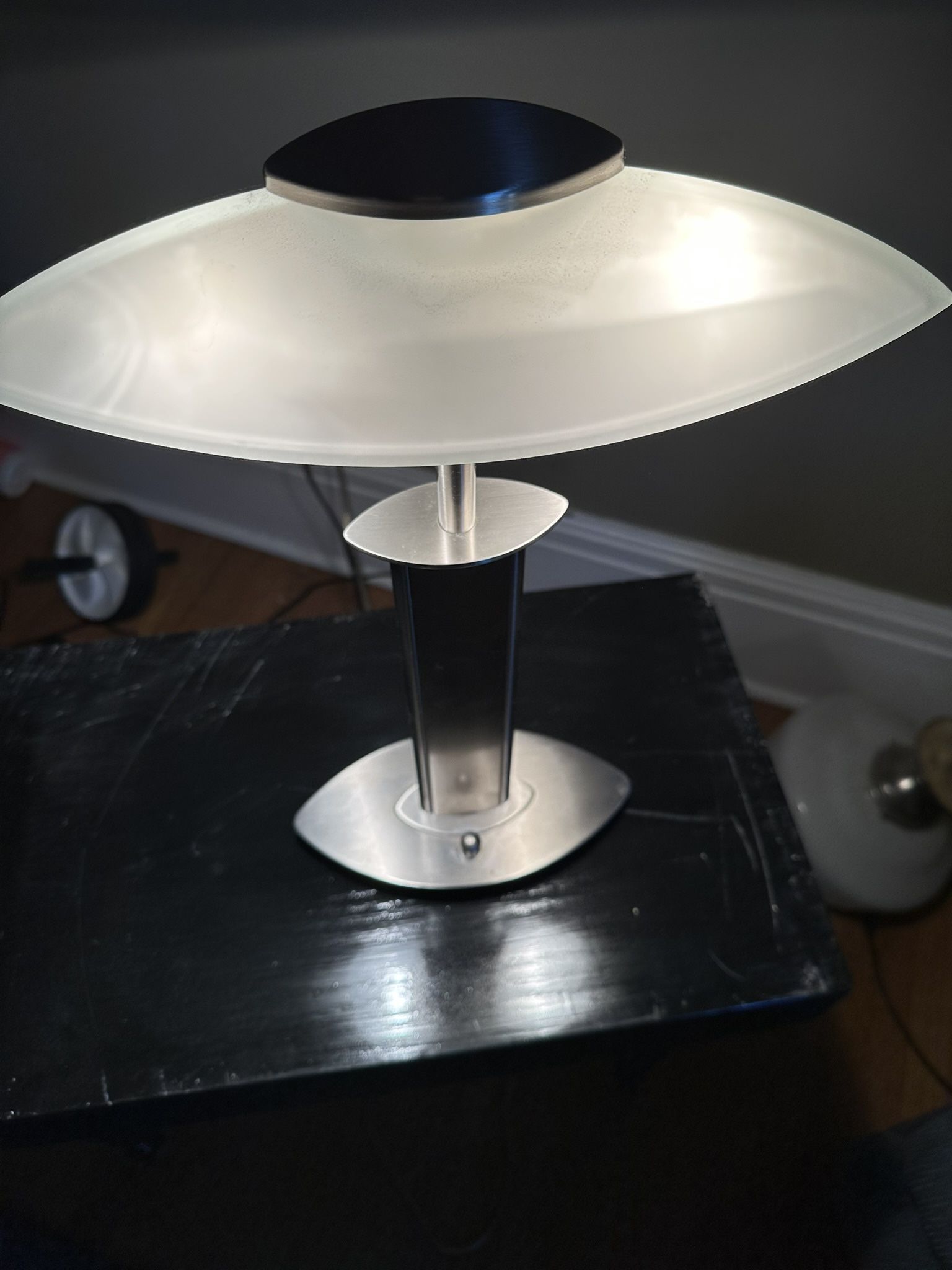Table lamp