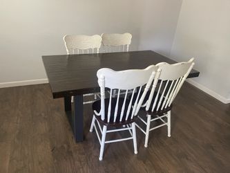 Dinning table ( 4 People )