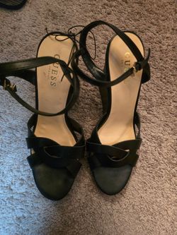 GUESS Black Strappy Crisscross Platform Sandals Heels Size 10M - New