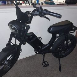 Juiced Hyper Scorpion Moped Style Ebike 52volt 32mph