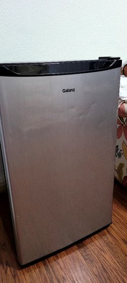 Galanz Mini Fridge