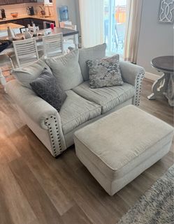 Living room furniture, kitchen table