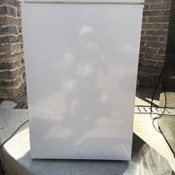 Chest Freezer, 7 Ft.³