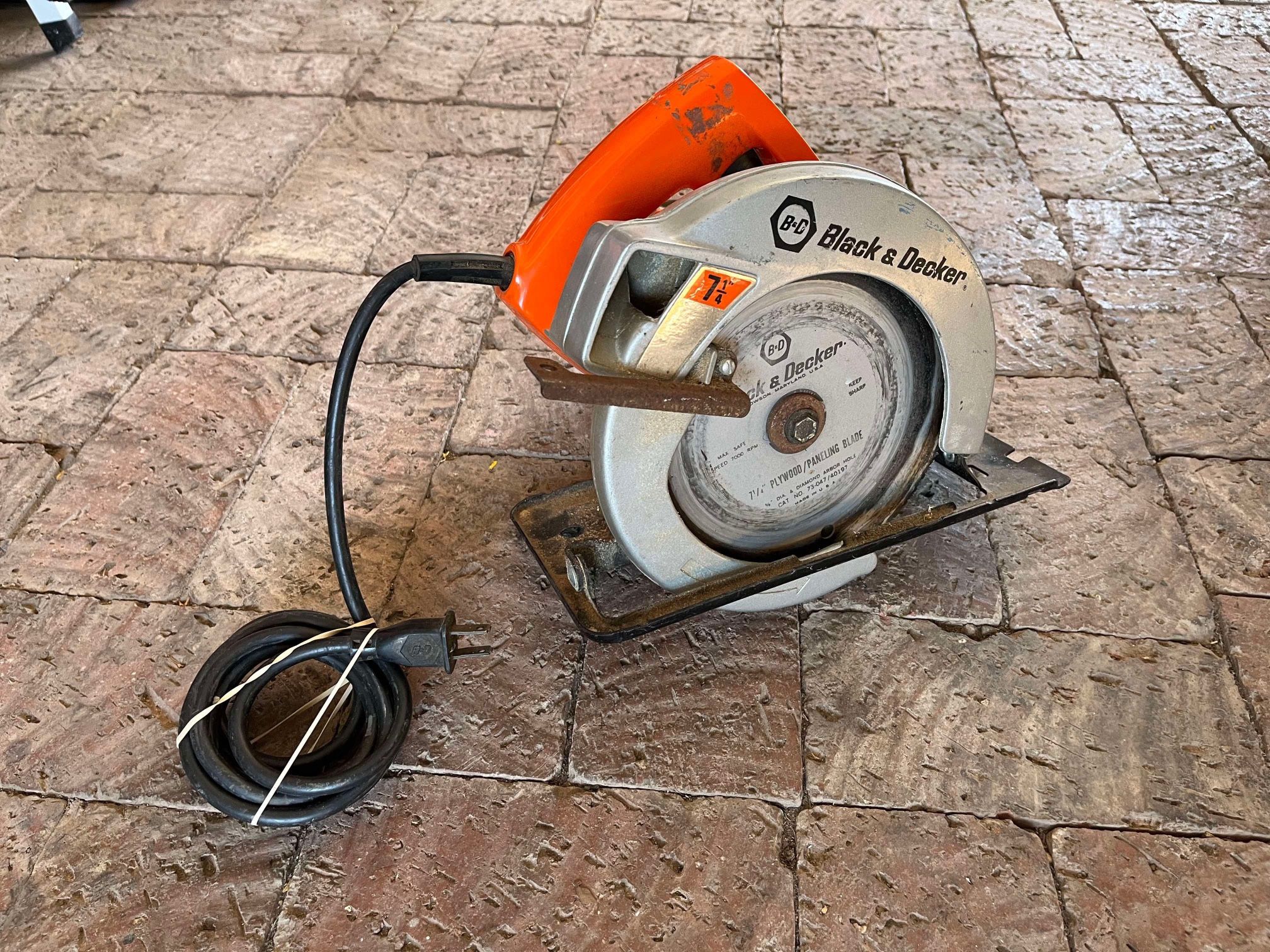 Black+Decker Electric 7 1/4” Circular Saw