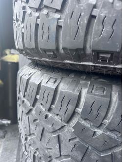 Rims 20” with tires / Rines 20” con llantas 33x12.50R20
