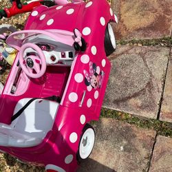Minnie Mouse power wheel