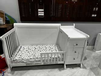 Convertible Baby Crib