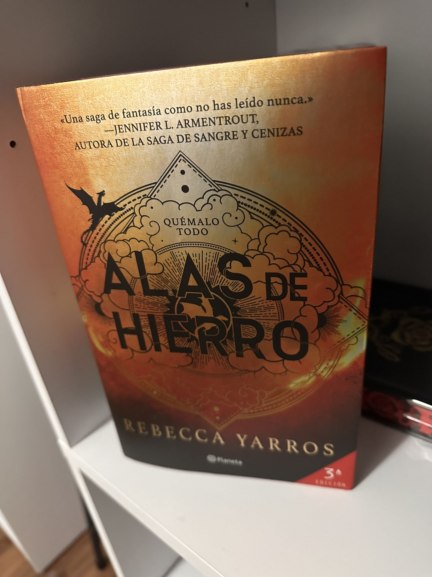 Alas De Hierro by Rebecca Yarros