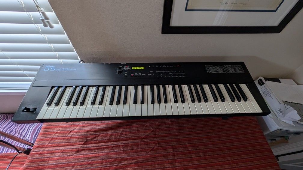 Roland D-5 Vintage Multi-timbral Linear Synthesizer - READ DESCRIPTION