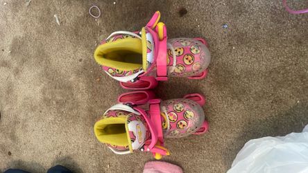 Size 9/10 Roller Skates Pink Smiley Girls