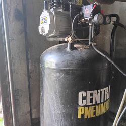 Air Compressor Central Pheumatic. 125 Psi 2.5hp 21 Gallon