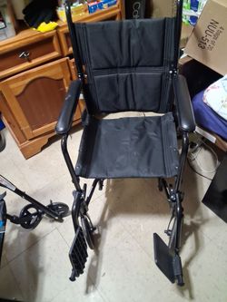 GREAT WHEELCHAIR IN GREAT CONDITION