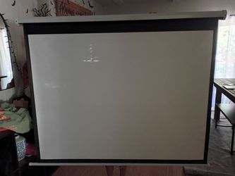 70" Pulldown projector screen