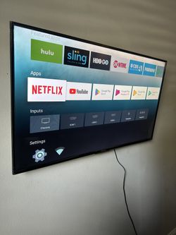 43 Inch Flatscreen Smart TV 