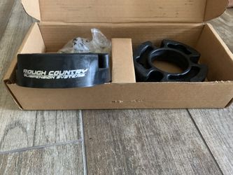 Rough Country 2.5IN FORD LEVELING STRUT EXTENSIONS (04-08 F-150)