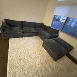 Sectional sofa With 2 Ottoman