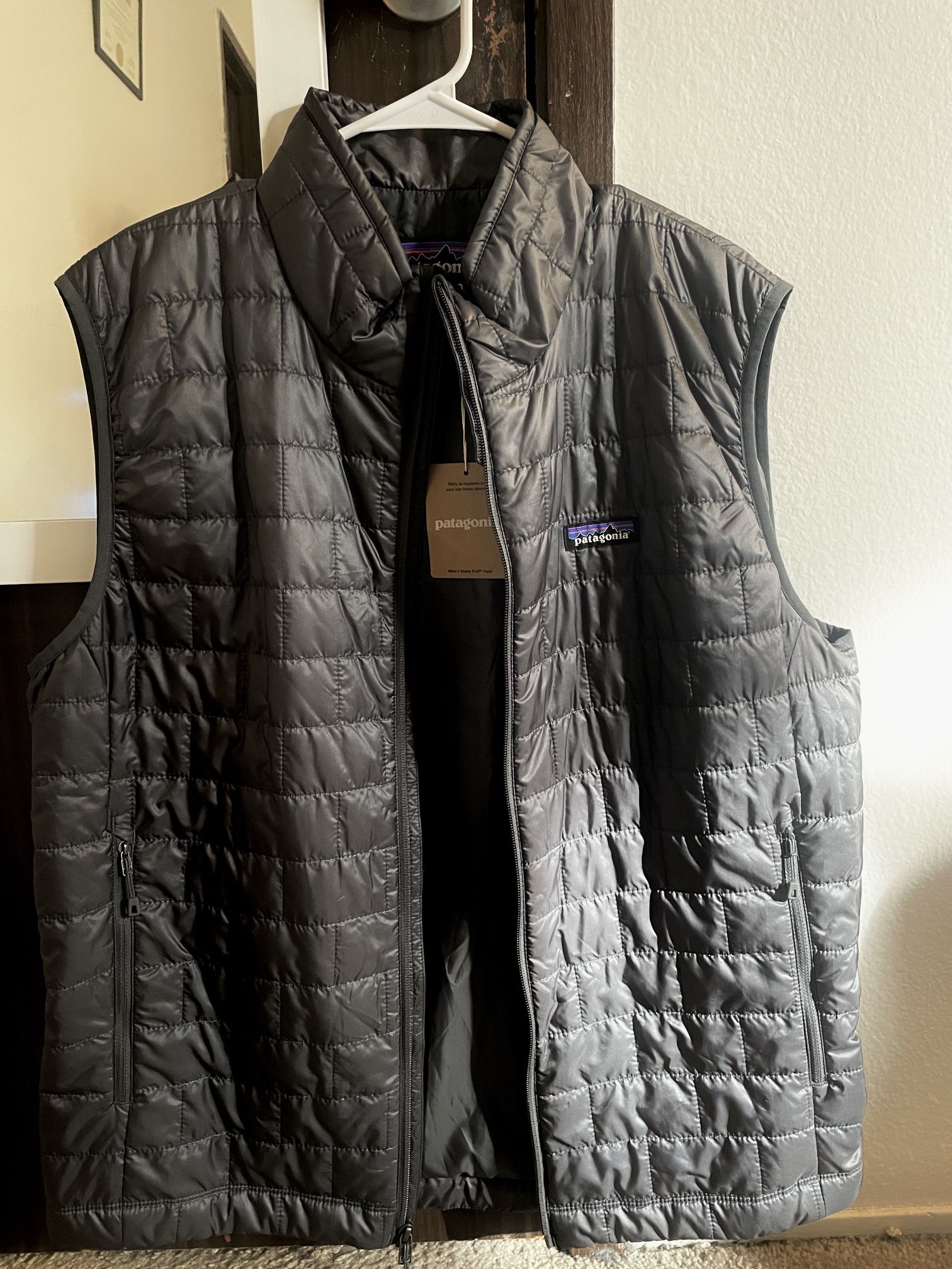 Brand New Patagonia Vest - Size L (84242) - With Tags!