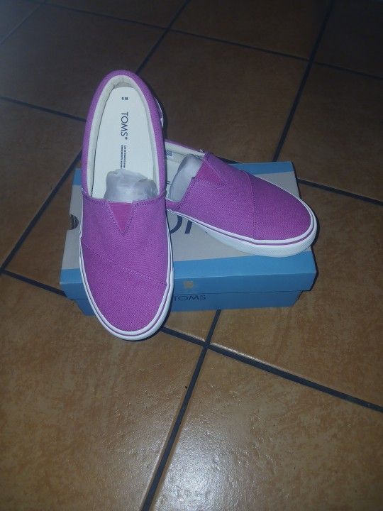 Toms Slip On