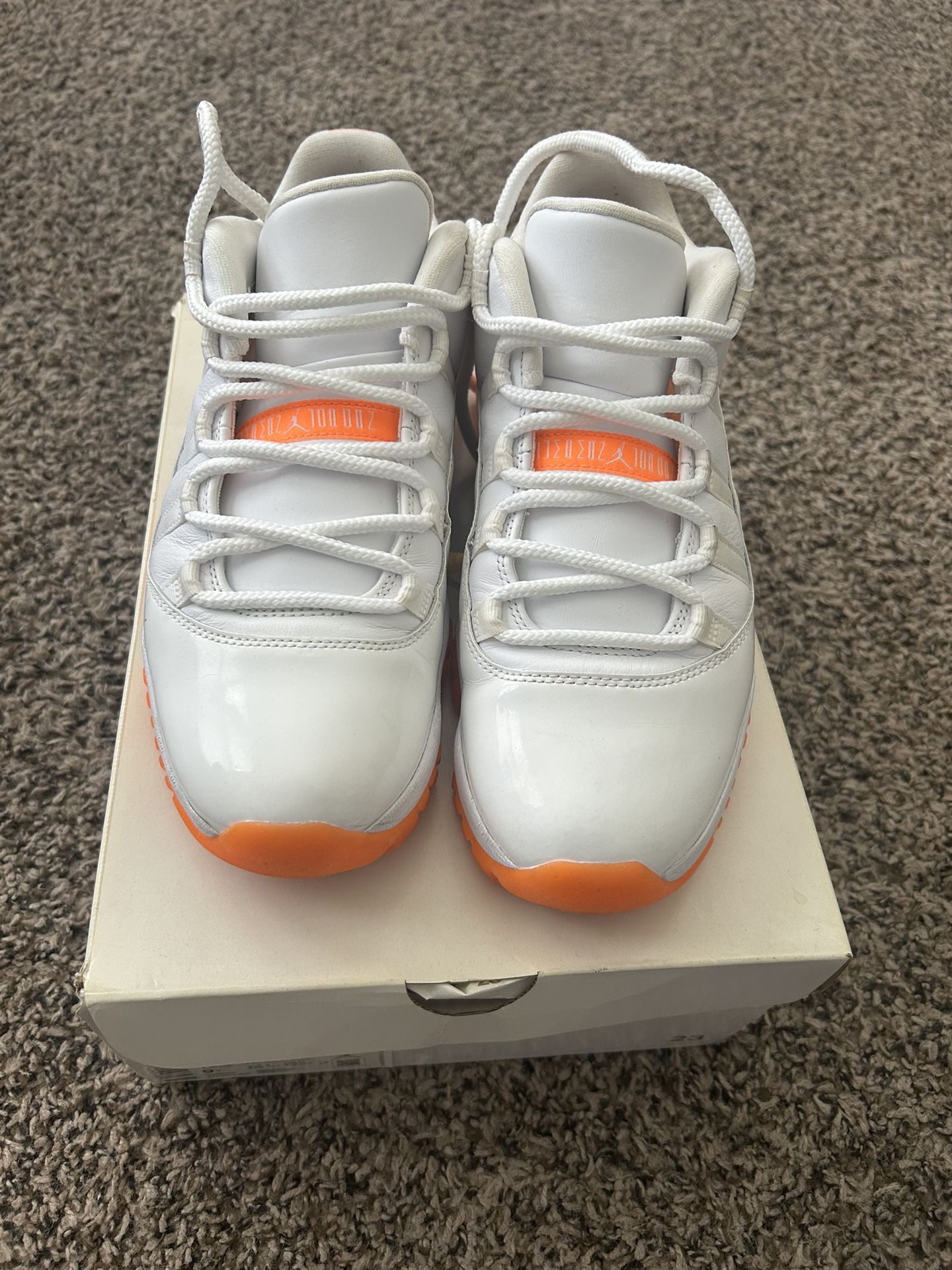 Jordan 11 Citrus ( Size 9mens/10.5womens)