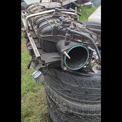 2015 CHEVY SILVERADO 6.0 LS INTAKE MANIFOLD !!FUEL RAILS AND INJECTORS INCLUDED!!