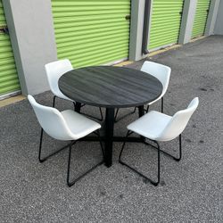 Dining set (FREE DELIVERY)