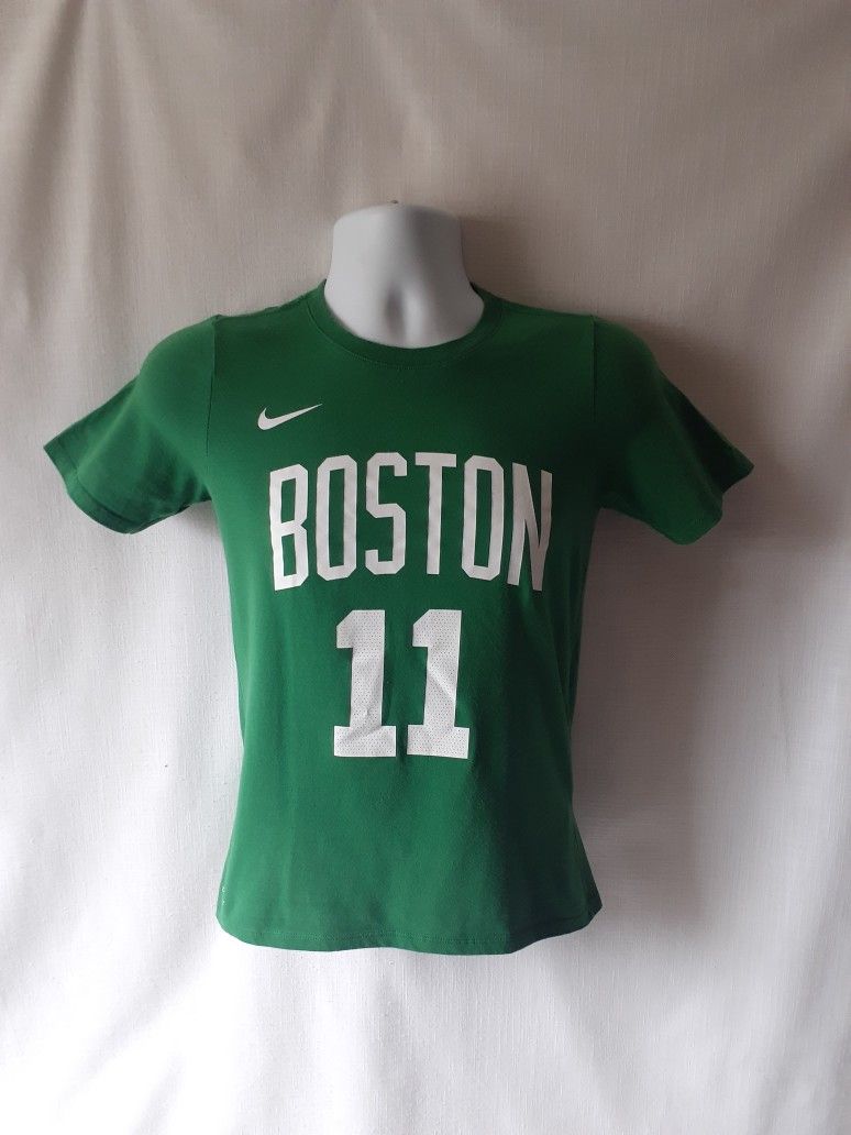 Nike Boston Celtics #11 Kyrie Irving boys t-shirt size M