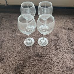 4 Burgundy Style Wine Glasses