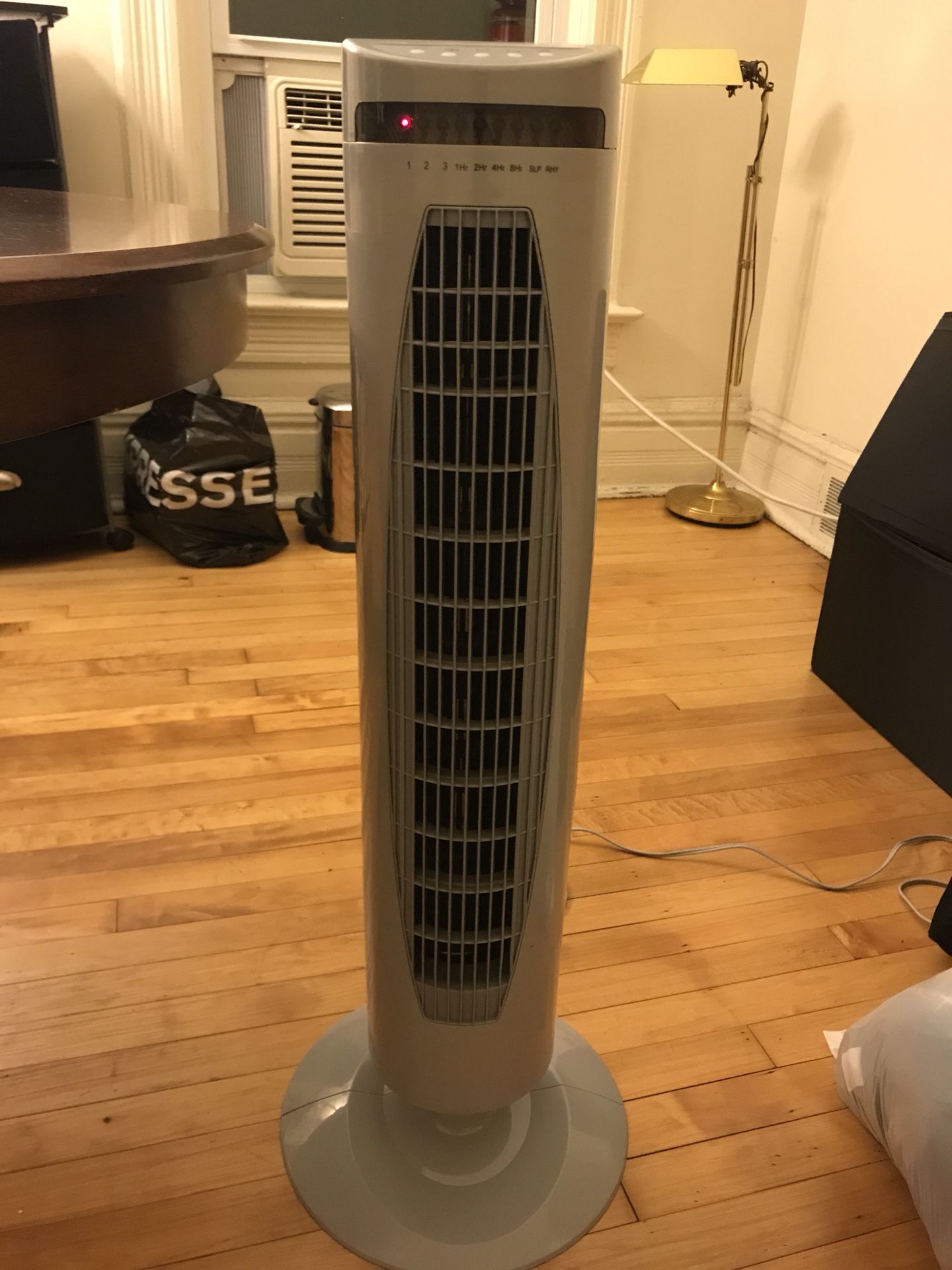 Den aktuelle enkemand Profet Wexford Electric Tower Fan for Sale in Chicago, IL - OfferUp