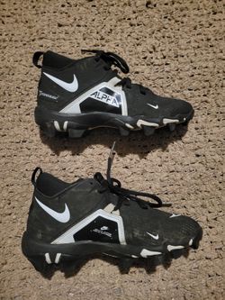 BOYS NIKE ALPHA MENACE 3 SHARK FOOTBALL CLEATS BLACK AND WHITE SIZE  1 1.5Y 