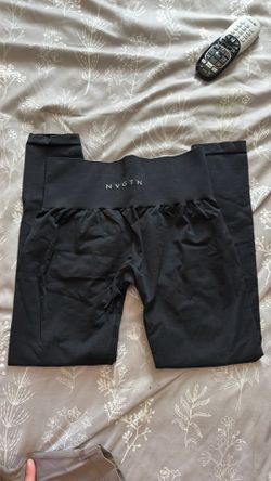 Leggings Nvgtn size small