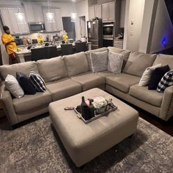 Entire Living Set W/ Accent Chairs Painting And Rug