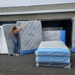 Single Twin Mattress 99 Full Double 159 Queen Bed 179 King 229 California King 229 Frame 69 XL Twin Mattresses Same Day Delivery Se Habla Espanol 