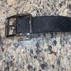 Men’s Louis Vuitton Belt Size 38 
