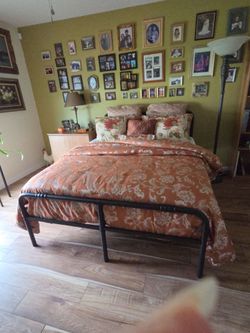 Beautiful Queensize Ensemble