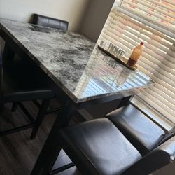 Dining Table & Chairs 