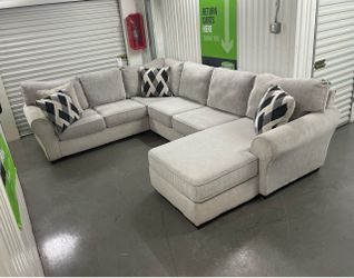 Free Delivery - Modern Light Grey Sectional Set