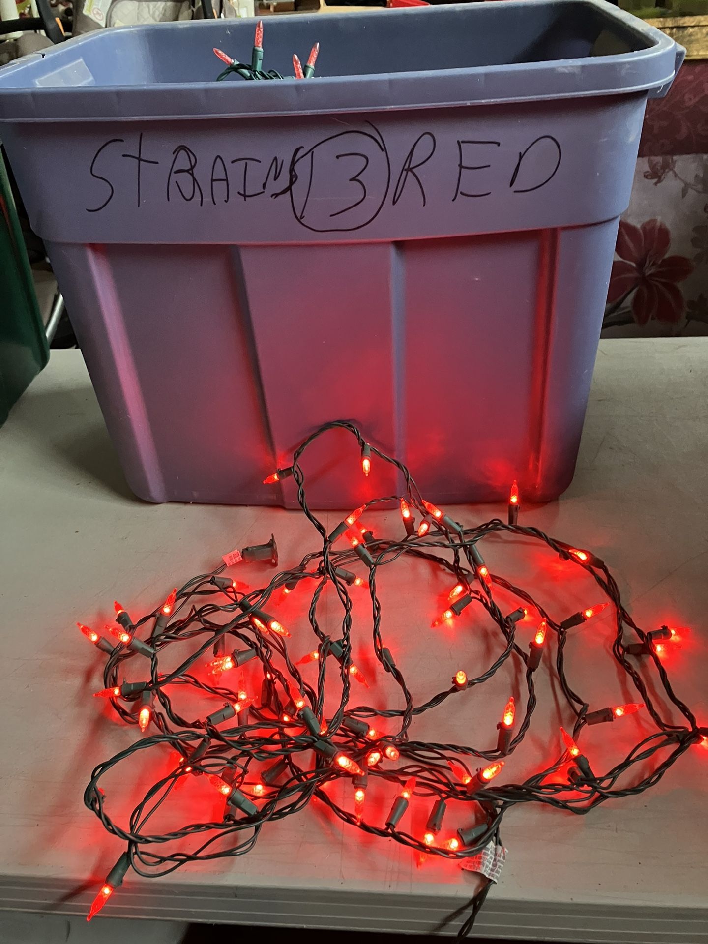 LED 100, 14 Strands Of Red Lights