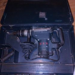 Bosch Heavy Duty Hammer/Drill $199_/Se Habla Espanol.