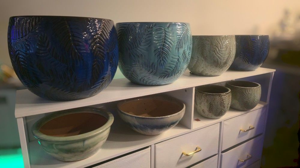 Outdoor/Indoor Brand New Flower Pots!
