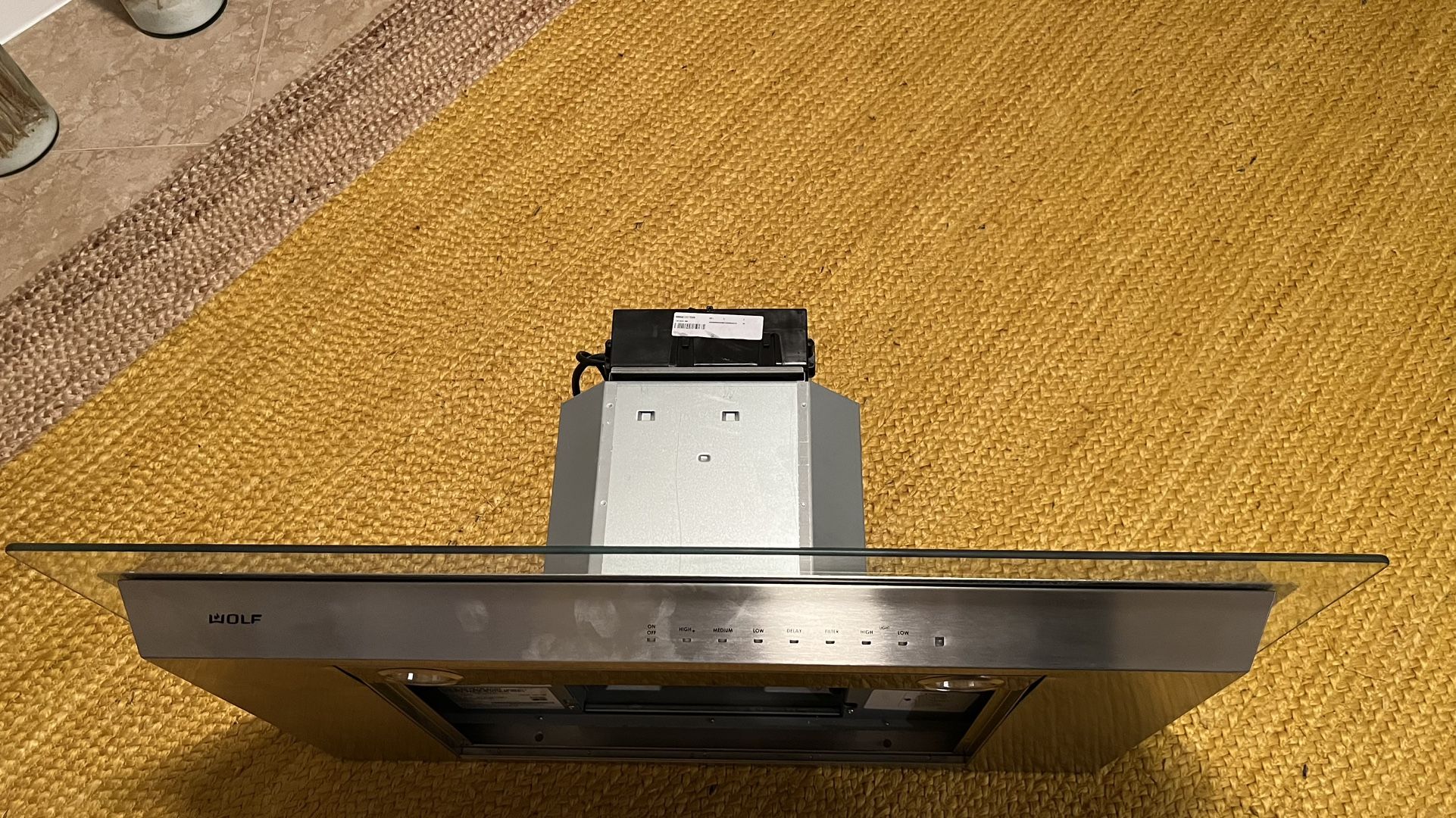 Never Used 36" Cooktop Wall Hood - Wolf Sub-zero OGlass Model # VW36G