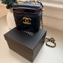 New with box Quilted Black Crossbody Bag with Gold Chain super cute little bag