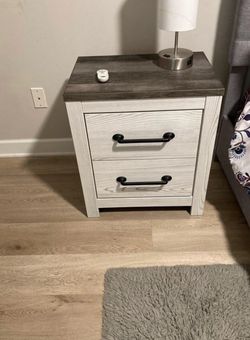 Gerridan 22" 2 Drawer Nightstand