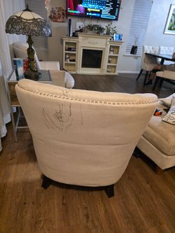 Free Accent Chairs
